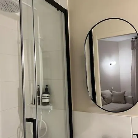 Marais - Unique Duplex Decorated With Taste 巴黎