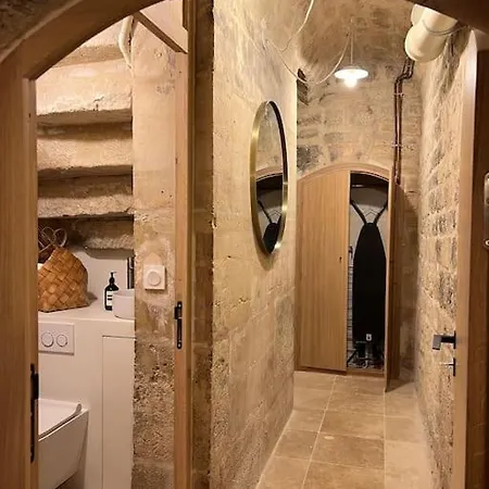 Marais - Unique Duplex Decorated With Taste *