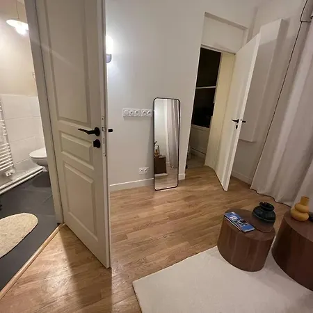 Marais - Unique Duplex Decorated With Taste דירה