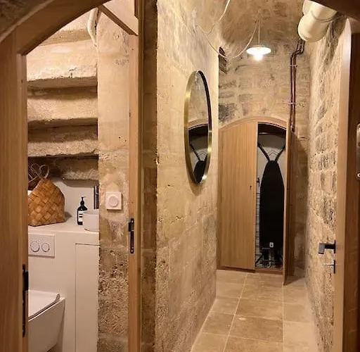 Marais - Unique Duplex Decorated With Taste *